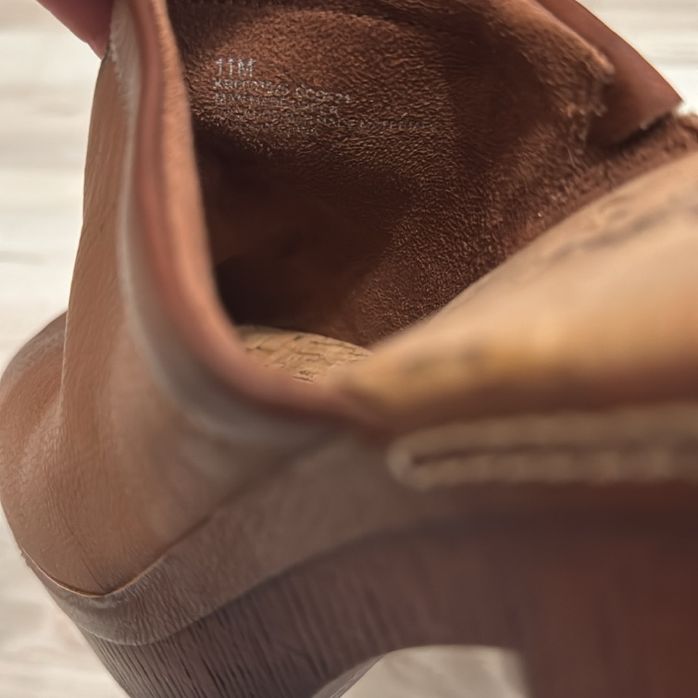 KORKS LORI BLOCK HEELED CLOGS - image 8